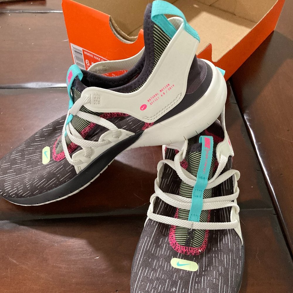 Nike Flex Contact 3 Running Shoes